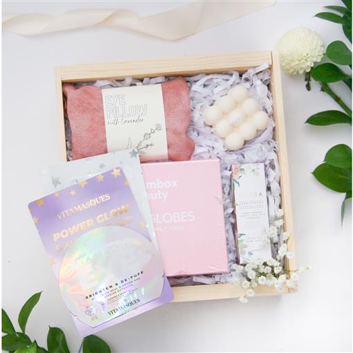 All Eyes on You Gift Box
